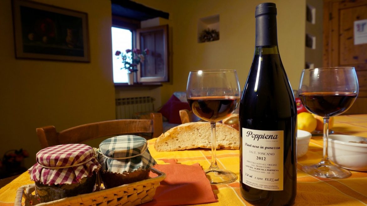 sigaro Toscano e vino